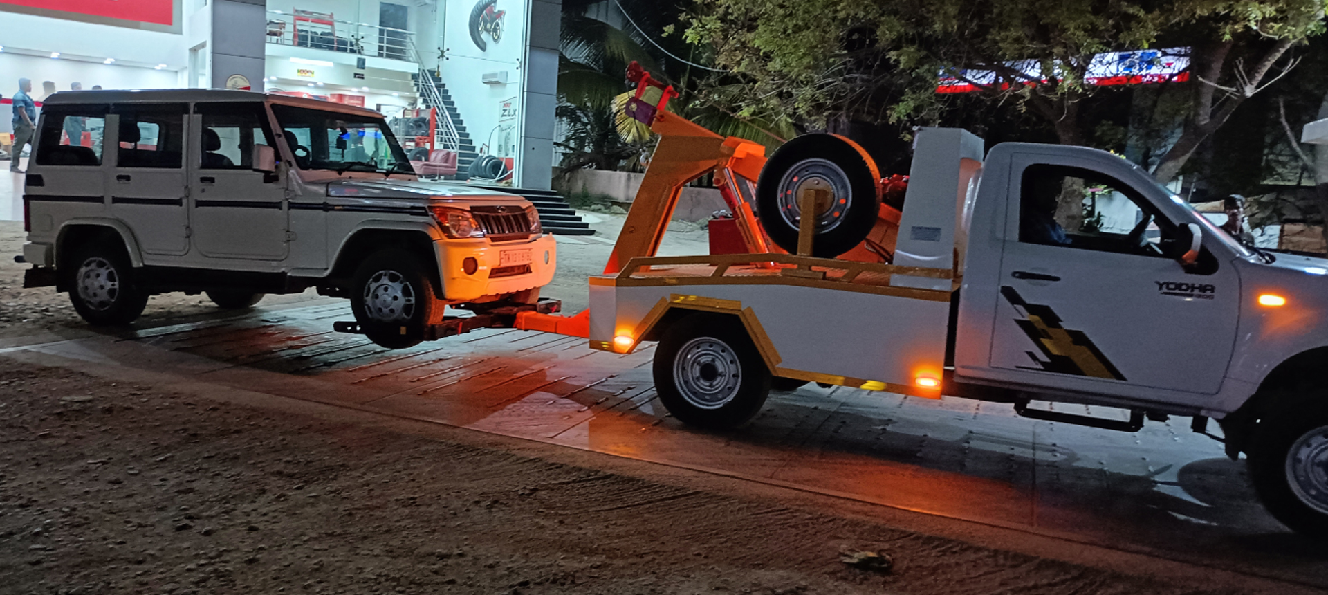 Luxury cars Recovery Service in Padi